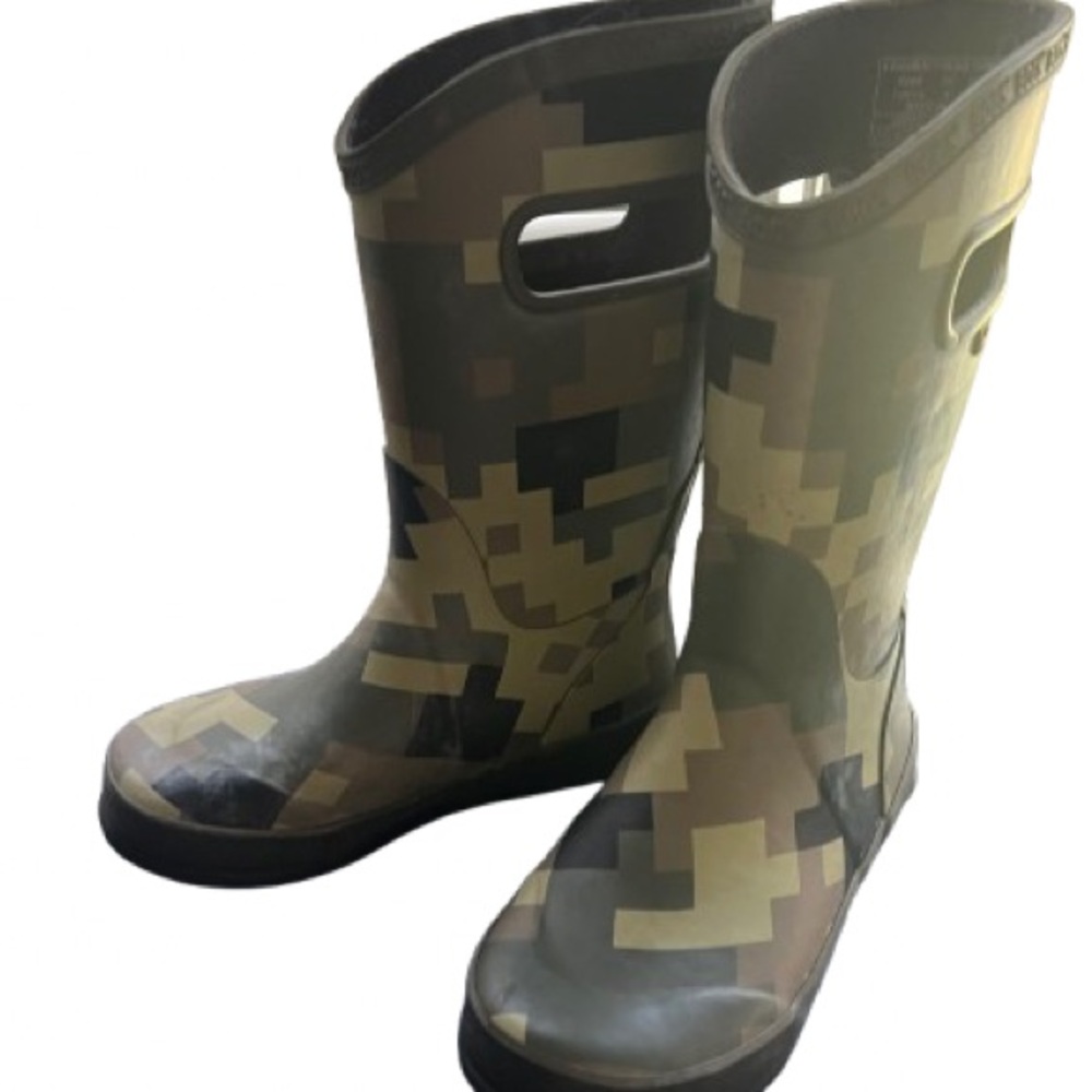 Bogs kids size 2 rain boots